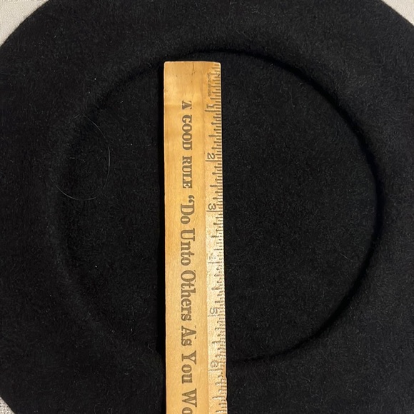 Parkhurst Black Wool Beret, like new! - Picture 7 of 9